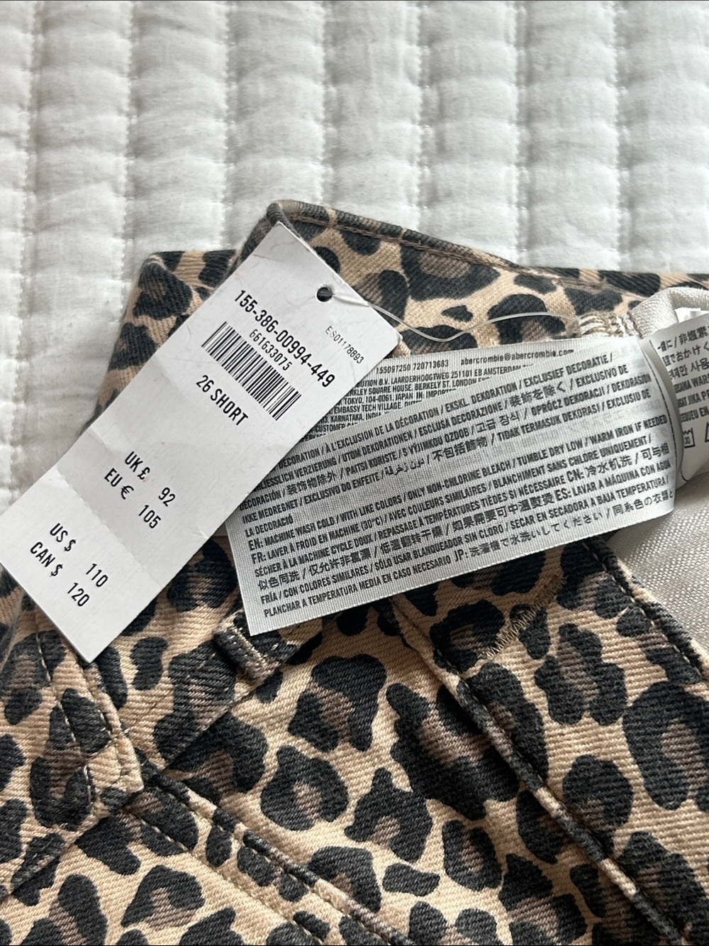 Abercrombie & Fitch The 90’s Relaxed Animal Print Denim Size 26S - Picture 6 of 6